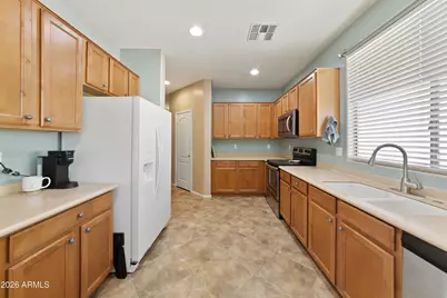 16896 W Bristol Lane, Surprise, AZ 85374 - Photo 10