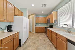 16896 W Bristol Ln, Surprise, AZ 85374 - Photo 10