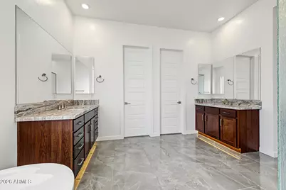 13718 W Hackamore Drive, Peoria, AZ 85383 - Photo 38