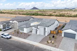13718 W Hackamore Dr, Peoria, AZ 85383 - Photo 2