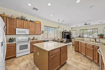 10630 E Kilarea Avenue, Mesa, AZ 85209 - Photo 10