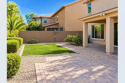 3838 E Cat Balue Drive, Phoenix, AZ 85050 - Photo 2