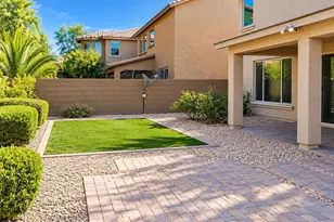 3838 E Cat Balue Dr, Phoenix, AZ 85050 - Photo 2