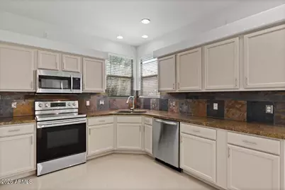 14250 N Saguaro Boulevard #Apt B, Fountain Hills, AZ 85268 - Photo 8