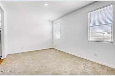 9842 W Mitchell Drive, Phoenix, AZ 85037 - Photo 8