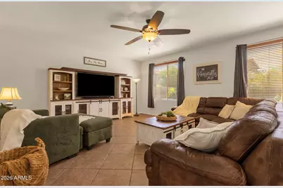 8335 W Molly Lane, Peoria, AZ 85383 - Photo 6