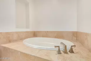 8 Biltmore Estates Dr, Phoenix, AZ 85016 - Photo 22