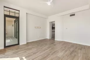 8 Biltmore Estates Dr, Phoenix, AZ 85016 - Photo 16