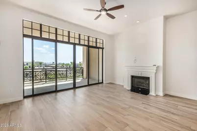 8 Biltmore Estates Drive #Unit 309, Phoenix, AZ 85016 - Photo 4