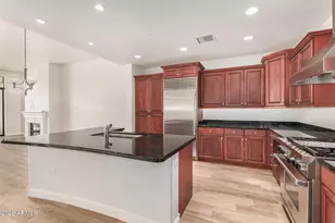 8 Biltmore Estates Dr, Phoenix, AZ 85016 - Photo 12