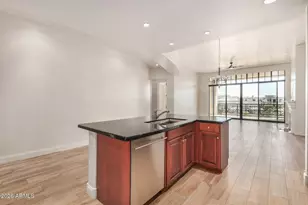 8 Biltmore Estates Dr, Phoenix, AZ 85016 - Photo 10