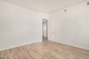 8 Biltmore Estates Dr, Phoenix, AZ 85016 - Photo 32