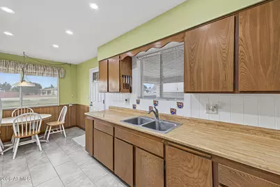 10438 W Mountain View Road, Sun City, AZ 85351 - Photo 8