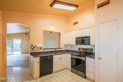 10501 W Yukon Drive, Peoria, AZ 85382 - Photo 4