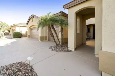 16477 W Holly Street, Goodyear, AZ 85395 - Photo 4
