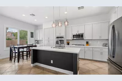 6890 S Crystal Way, Chandler, AZ 85249 - Photo 2