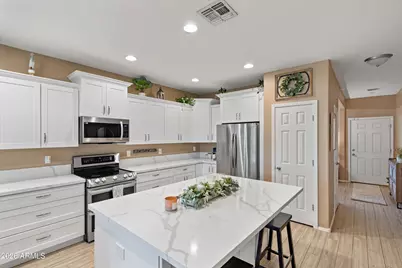 16999 W Hilton Avenue, Goodyear, AZ 85338 - Photo 4