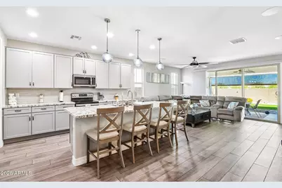 18026 W Amber Ridge Way, Goodyear, AZ 85338 - Photo 4