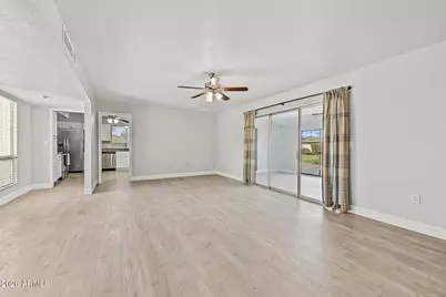 10510 W Camden Avenue, Sun City, AZ 85351 - Photo 6