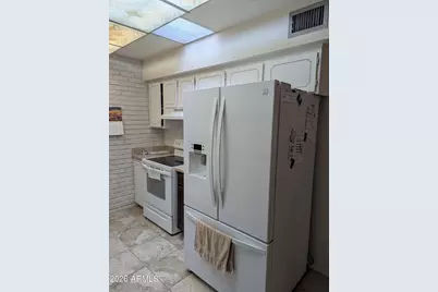 9905 W Hawthorn Drive, Sun City, AZ 85351 - Photo 8