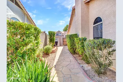 6750 W Oraibi Drive, Glendale, AZ 85308 - Photo 30
