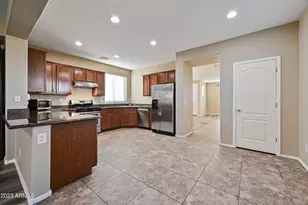2033 S Colt Dr, Gilbert, AZ 85295 - Photo 10