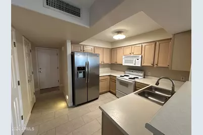 4805 E Kachina Trail #9, Phoenix, AZ 85044 - Photo 4