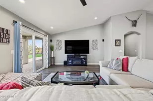 1922 W Burgess Ln, Phoenix, AZ 85041 - Photo 10