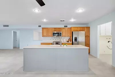 10339 W Prairie Hills Circle, Sun City, AZ 85351 - Photo 16