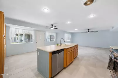 10339 W Prairie Hills Circle, Sun City, AZ 85351 - Photo 18
