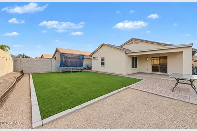 17758 W Redfield Road, Surprise, AZ 85388 - Photo 14