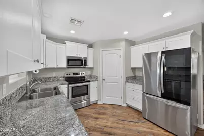 21412 E Channemaybell Lane, Florence, AZ 85132 - Photo 4