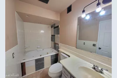 3401 W Saint Moritz Lane, Phoenix, AZ 85053 - Photo 14