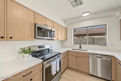 7214 S 2nd Glen, Phoenix, AZ 85041 - Photo 10