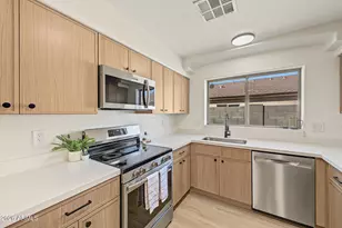 7214 S 2nd Glen, Phoenix, AZ 85041 - Photo 10