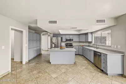 311 W Straford Drive, Chandler, AZ 85225 - Photo 10