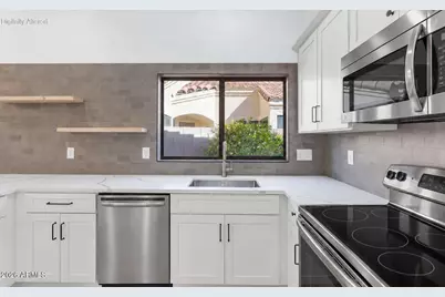 222 E Vaughn Avenue, Gilbert, AZ 85234 - Photo 8