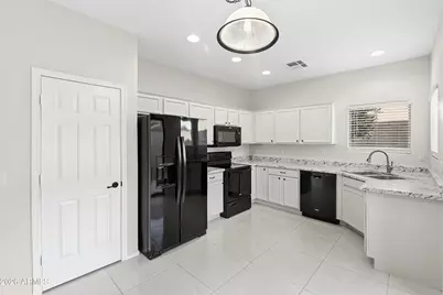 9832 E Flossmoor Circle, Mesa, AZ 85208 - Photo 6
