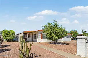 9040 E Cactus Ln N, Sun Lakes, AZ 85248 - Photo 1