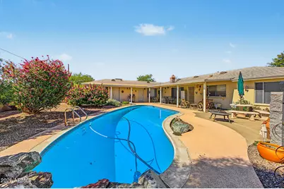 581 W Park Avenue, Chandler, AZ 85225 - Photo 30