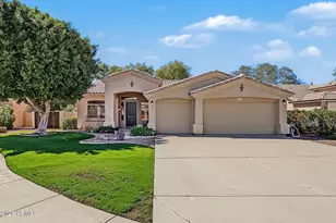 546 S Bahama Dr, Gilbert, AZ 85296 - Photo 1