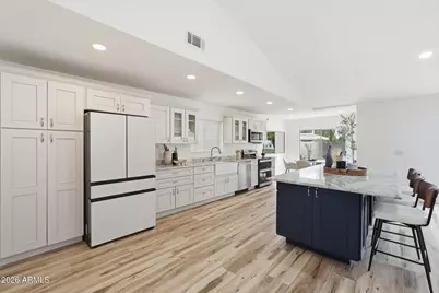 978 E Driftwood Drive, Tempe, AZ 85283 - Photo 2