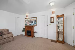 813 Beryl Dr, Apache Junction, AZ 85120 - Photo 10