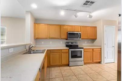 946 S 166th Avenue, Goodyear, AZ 85338 - Photo 4