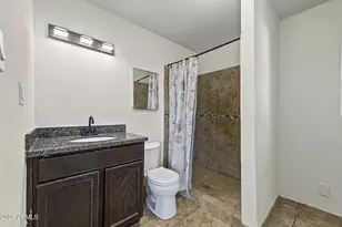 7715 W Crittenden Ln, Phoenix, AZ 85033 - Photo 32