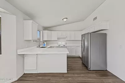 531 E Mesquite Avenue, Apache Junction, AZ 85119 - Photo 8