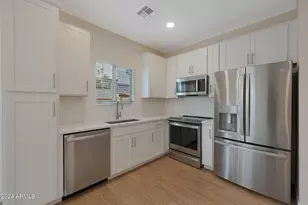 28134 N 28th Ln, Phoenix, AZ 85085 - Photo 6