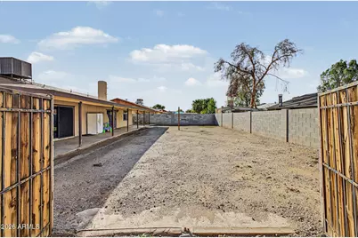 8602 W Heatherbrae Drive, Phoenix, AZ 85037 - Photo 24