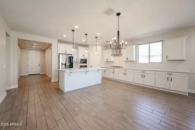 5121 N 81st Avenue, Glendale, AZ 85303 - Photo 10