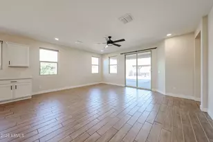 5121 N 81st Ave, Glendale, AZ 85303 - Photo 8